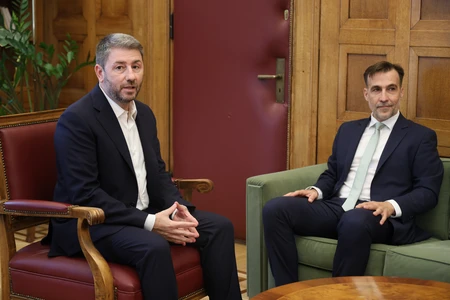 Στο ΠαΣοΚ ο Μιχάλης Χουρδάκης – Τι συζήτησε με Ανδρουλάκη