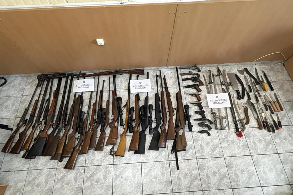 Οινόη: Συνελήφθη 56χρονος – Έκρυβε οπλοστάσιο σε παράνομο εκτροφείο ζώων | Επικαιρότητα στο PlusTV.gr