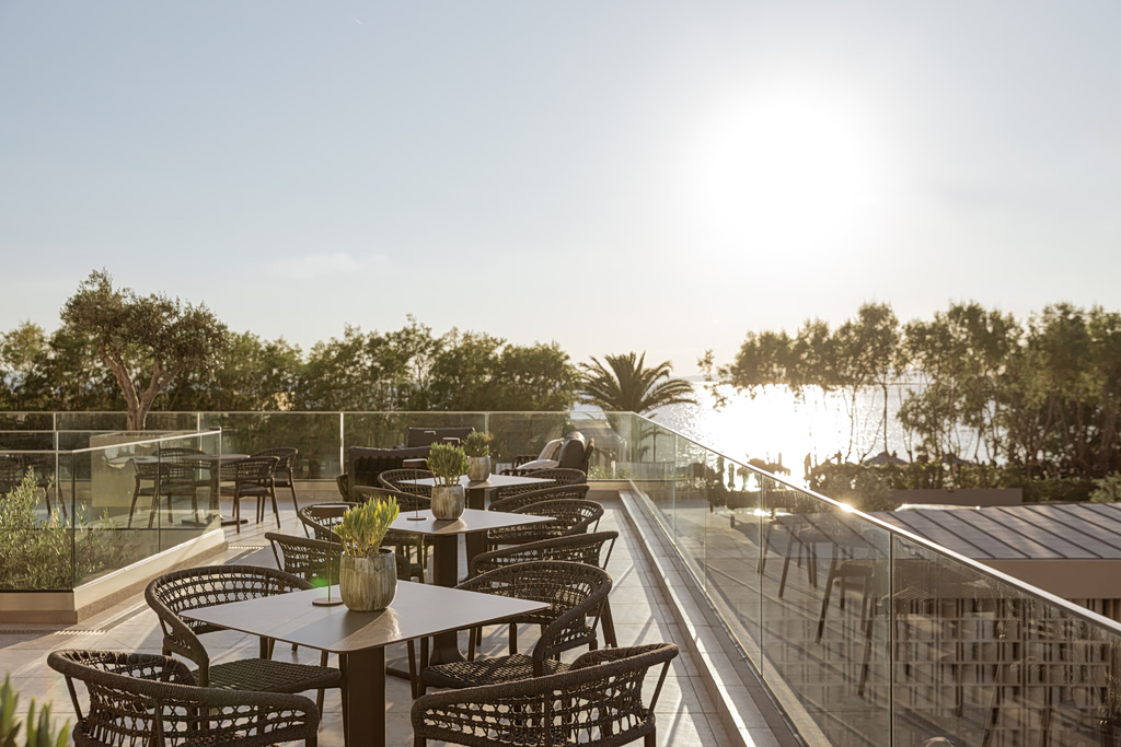 Atlantis Lounge – Εκεί όπου ο Σαρωνικός συναντά μια σύγχρονη μεσογειακή κουζίνα | Επικαιρότητα στο PlusTV.gr