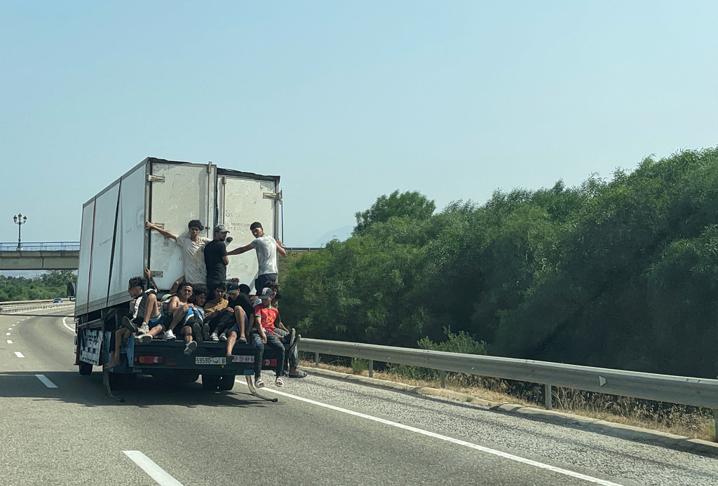 Μεταναστευτική κρίση στη Θέουτα: Πορτογαλία και Γαλλία ενισχύουν τους ελέγχους στα σύνορα | Επικαιρότητα στο PlusTV.gr