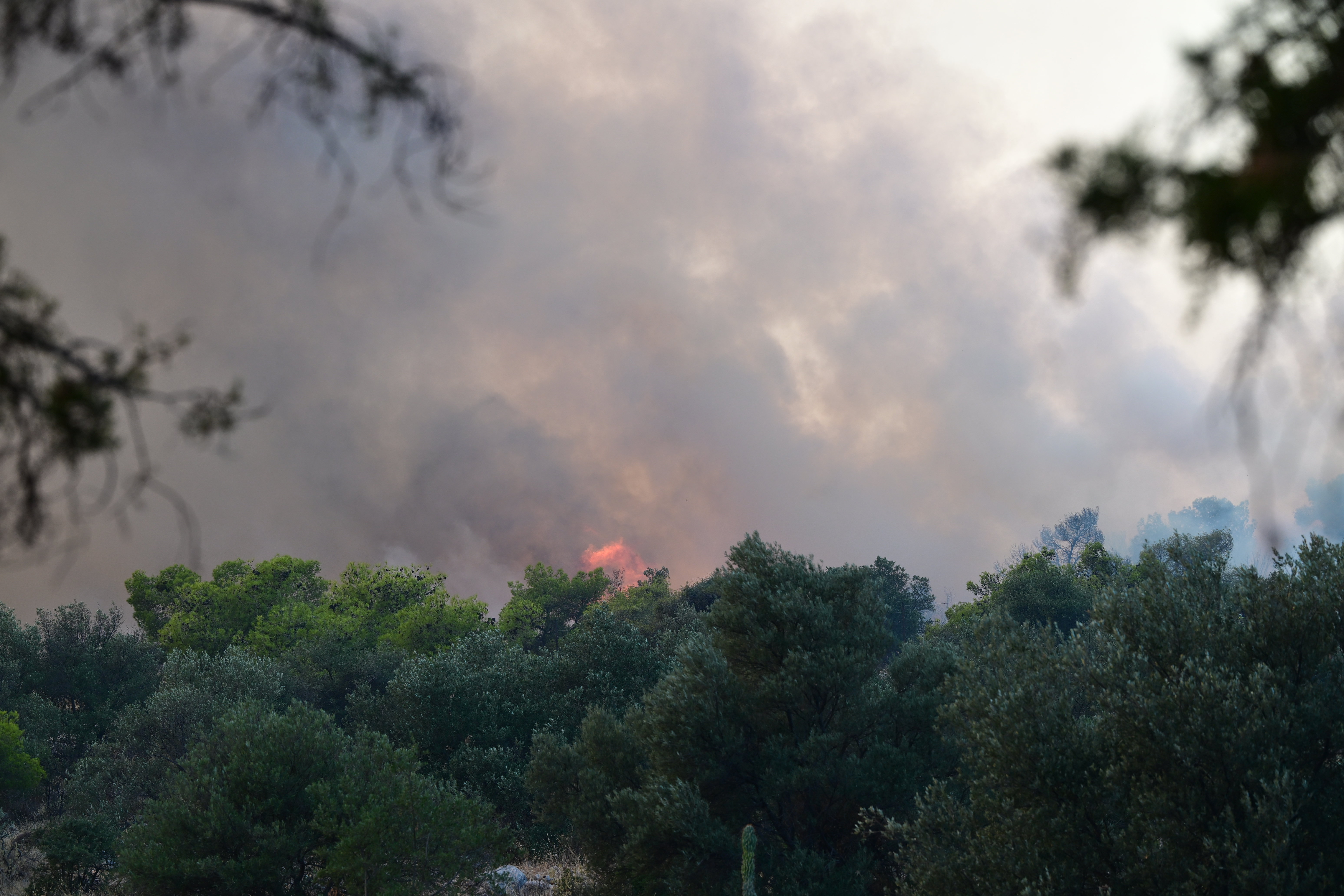 Πώς να προστατευτείτε από τον καπνό και τα αιωρούμενα σωματίδια - Οδηγίες από την ΕΠΕ