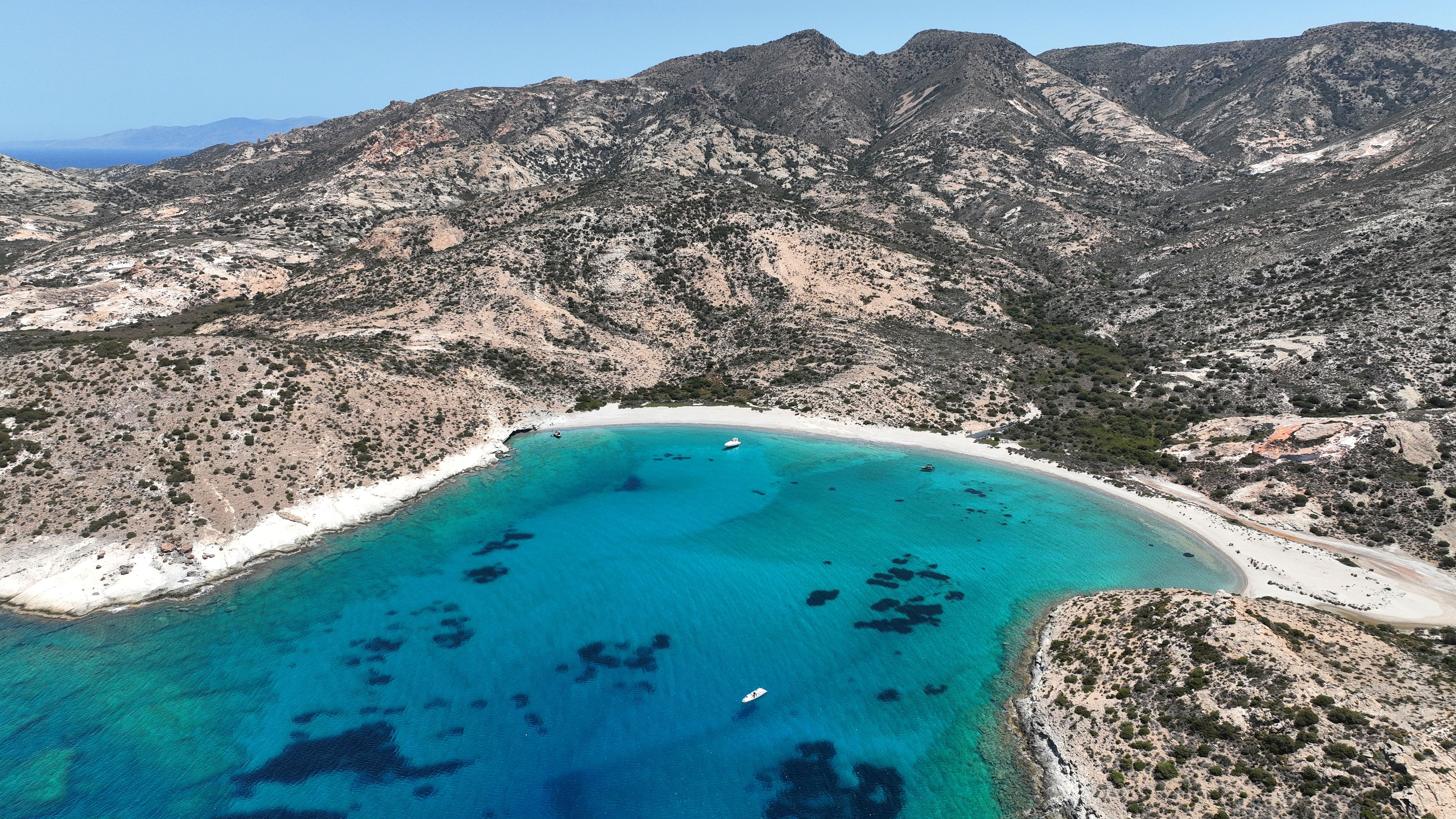 Ίντριγκες σε Μύκονο, Αντίπαρο: Το «θρίλερ» με το διαμαντένιο mule, το μυστήριο με τα πάρτι που ακυρώθηκαν