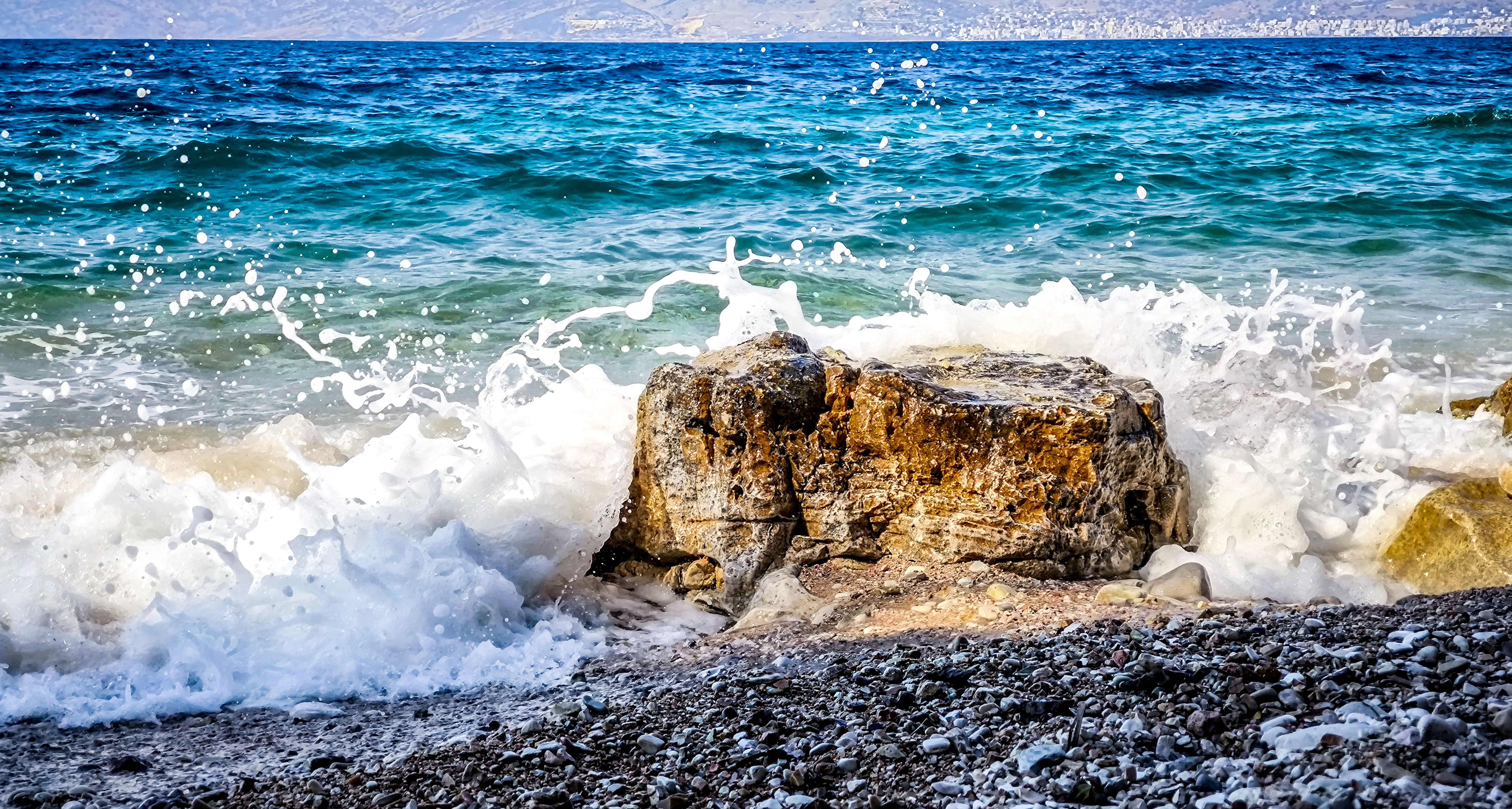 Ανεβαίνει η θερμοκρασία, επιμένουν τα μελτέμια - Red Code για 4 περιοχές