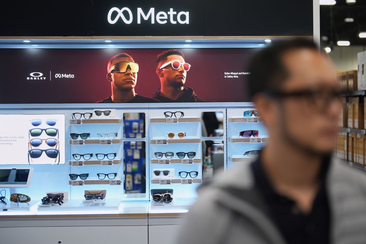 Εστιατόρια στη Βρετανία μπλοκάρουν τα έξυπνα γυαλιά της Meta