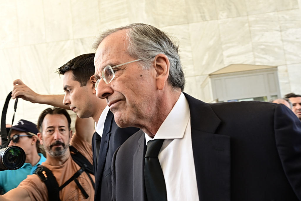 Λένα Σαμαρά: Συγκίνηση στο μνημόσυνο έναν χρόνο μετά τον αιφνίδιο θάνατό της | Επικαιρότητα στο PlusTV.gr