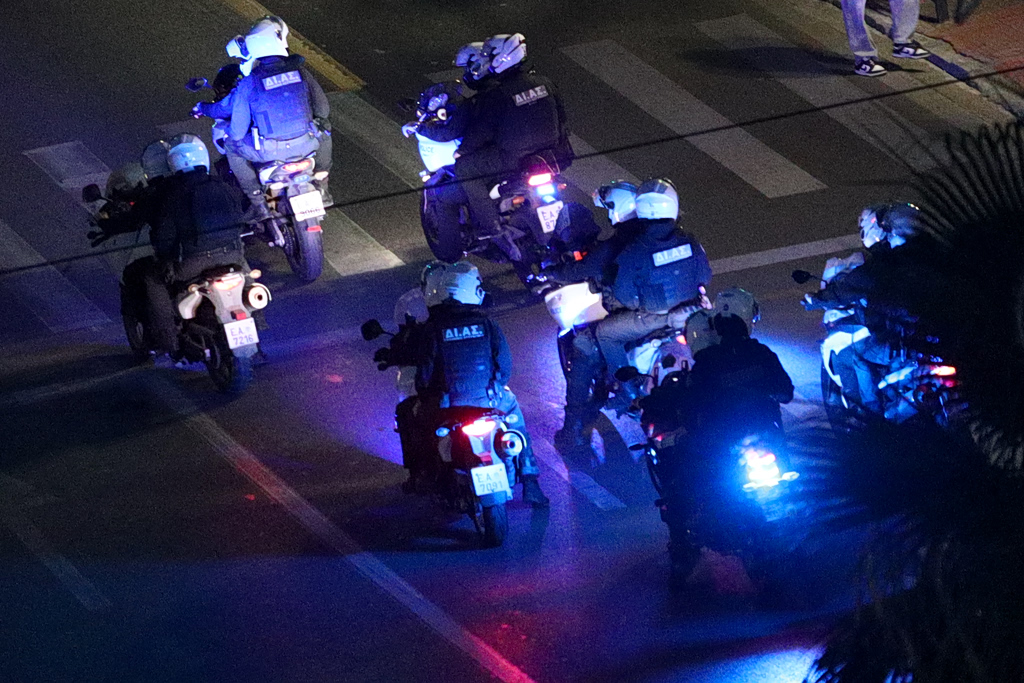 Λαγονήσι: ΙΧ συγκρούστηκε με μηχανή της ΔΙΑΣ, στο νοσοκομείο δύο αστυνομικοί | Επικαιρότητα στο PlusTV.gr