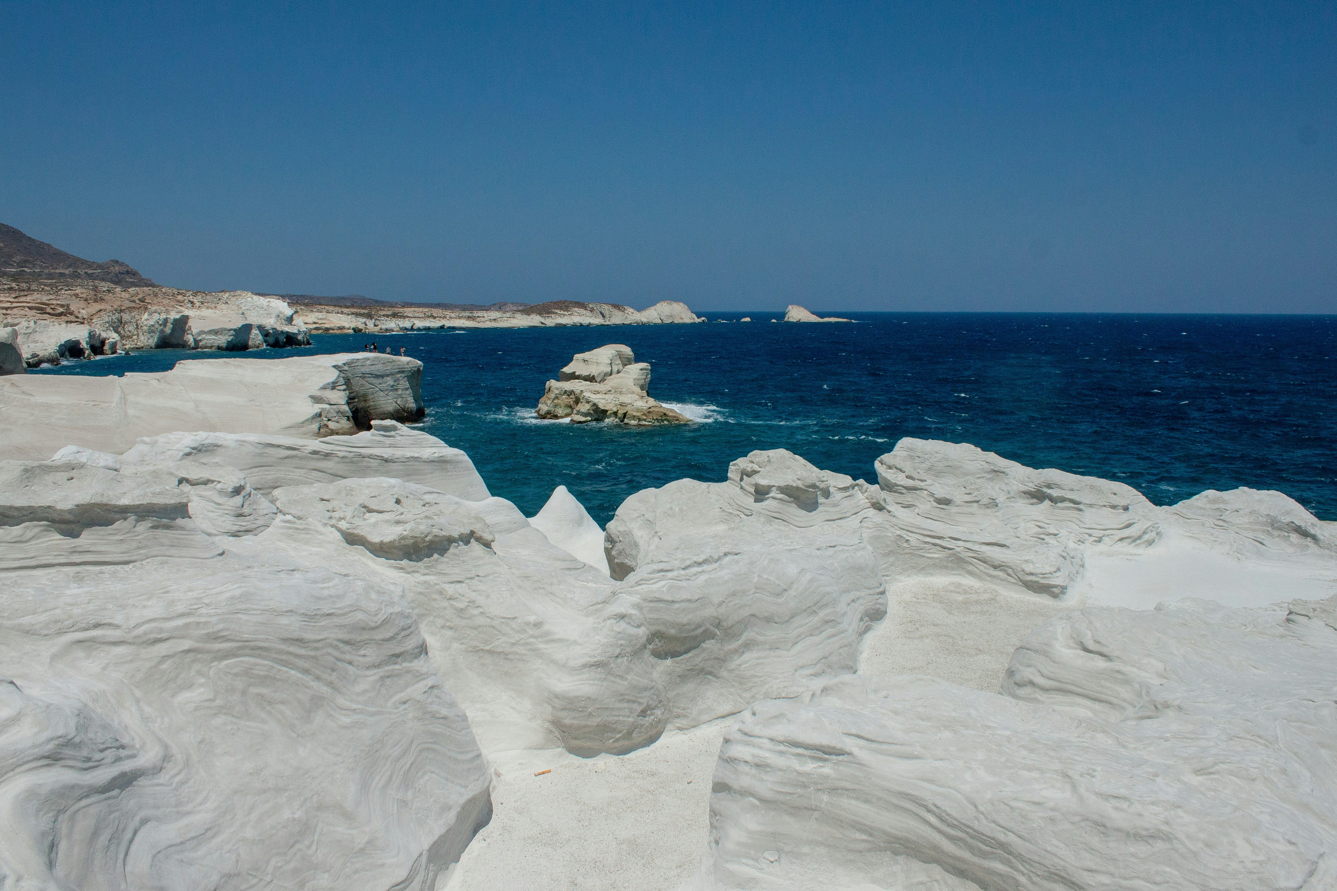 Εισαγγελική παρέμβαση για την προσγείωση ελικοπτέρου στο Σαρακήνικο της Μήλου