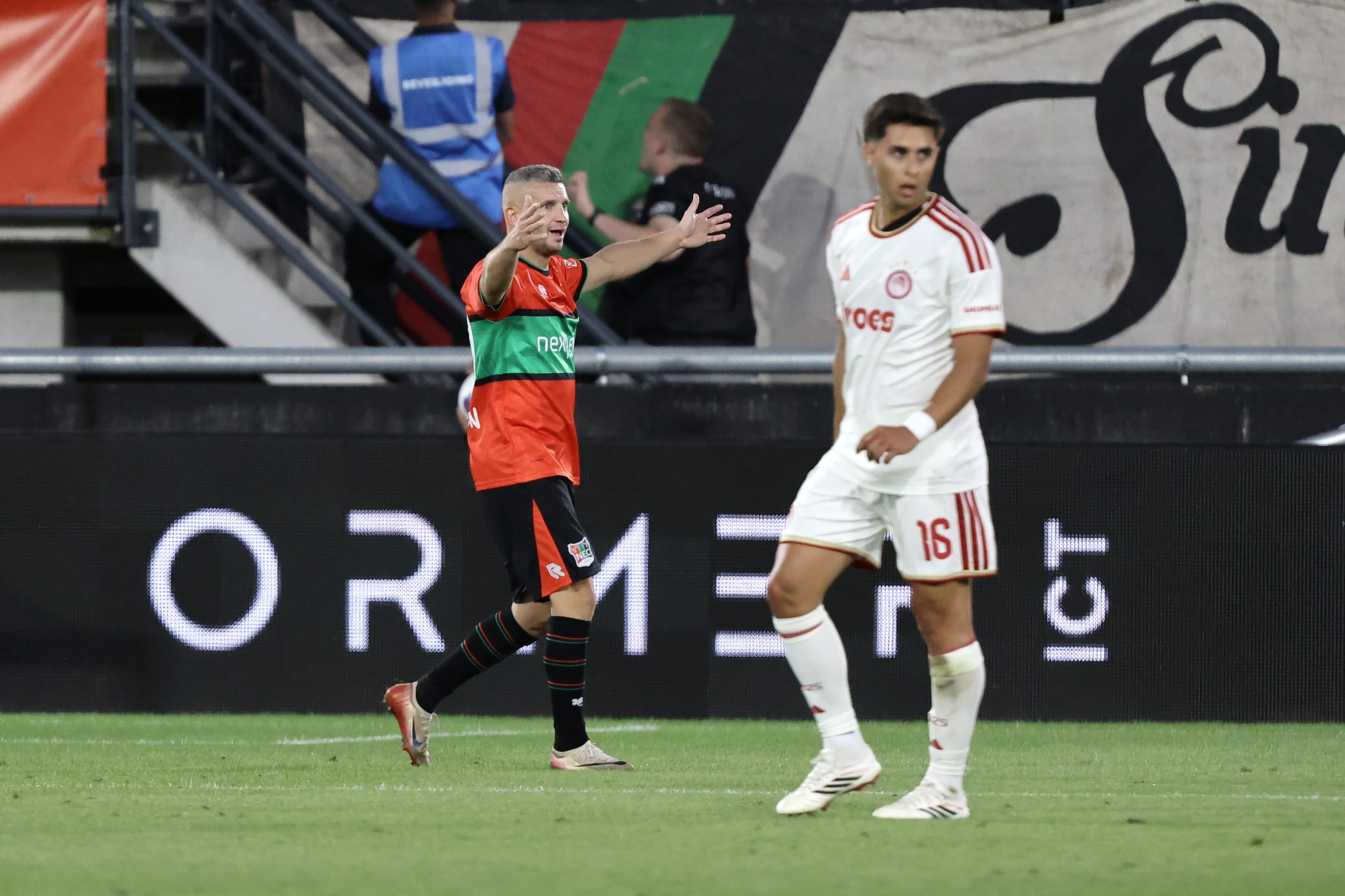 Ναϊμέγκεν – Ολυμπιακός 2-1: Αποκελισμός για τους Πειραιώτες