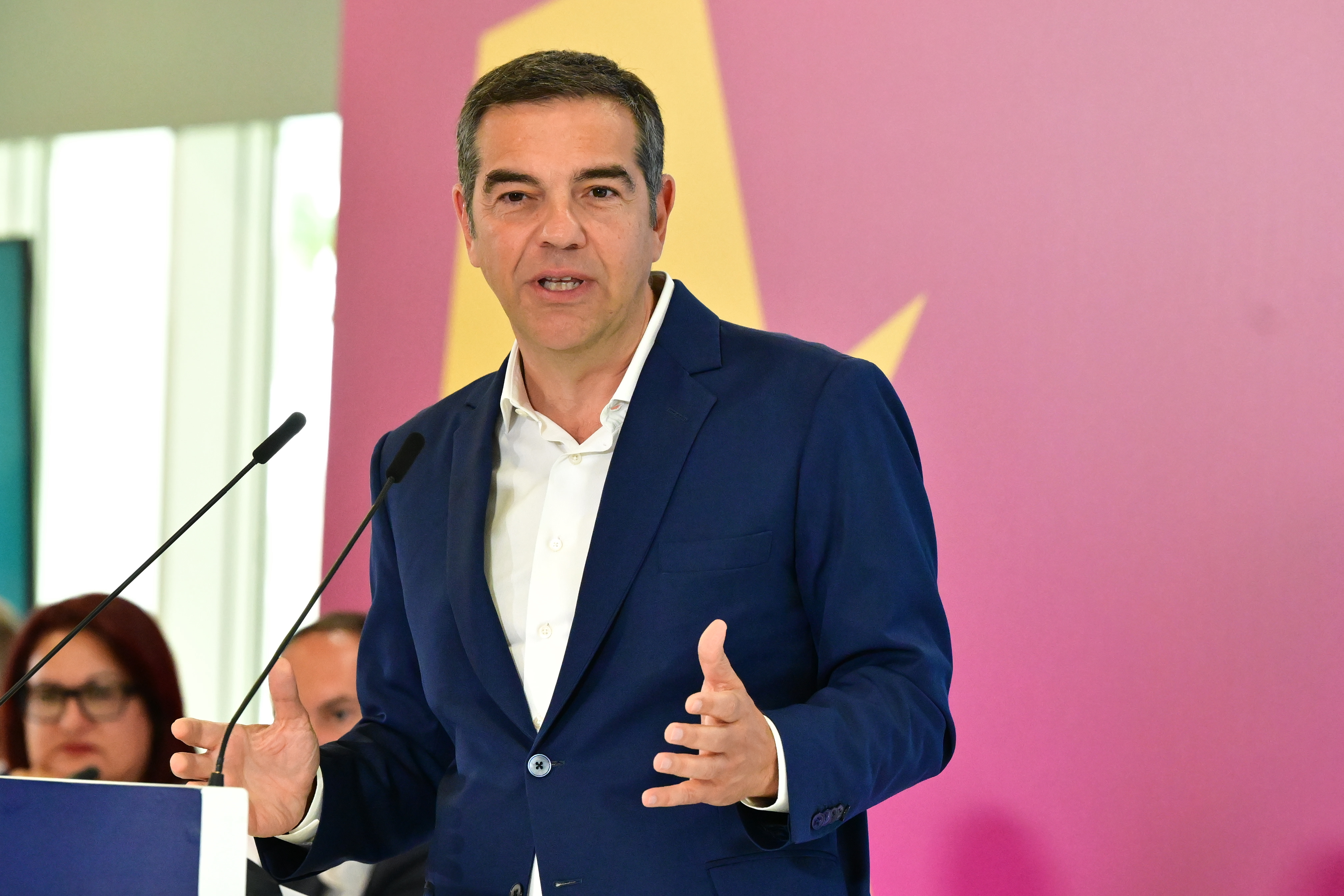 Τσίπρας: «Θα φορολογήσουμε τον πλούτο. Δεν θα αυξήσουμε ούτε ένα ευρώ τον φόρο στη μεσαία τάξη»