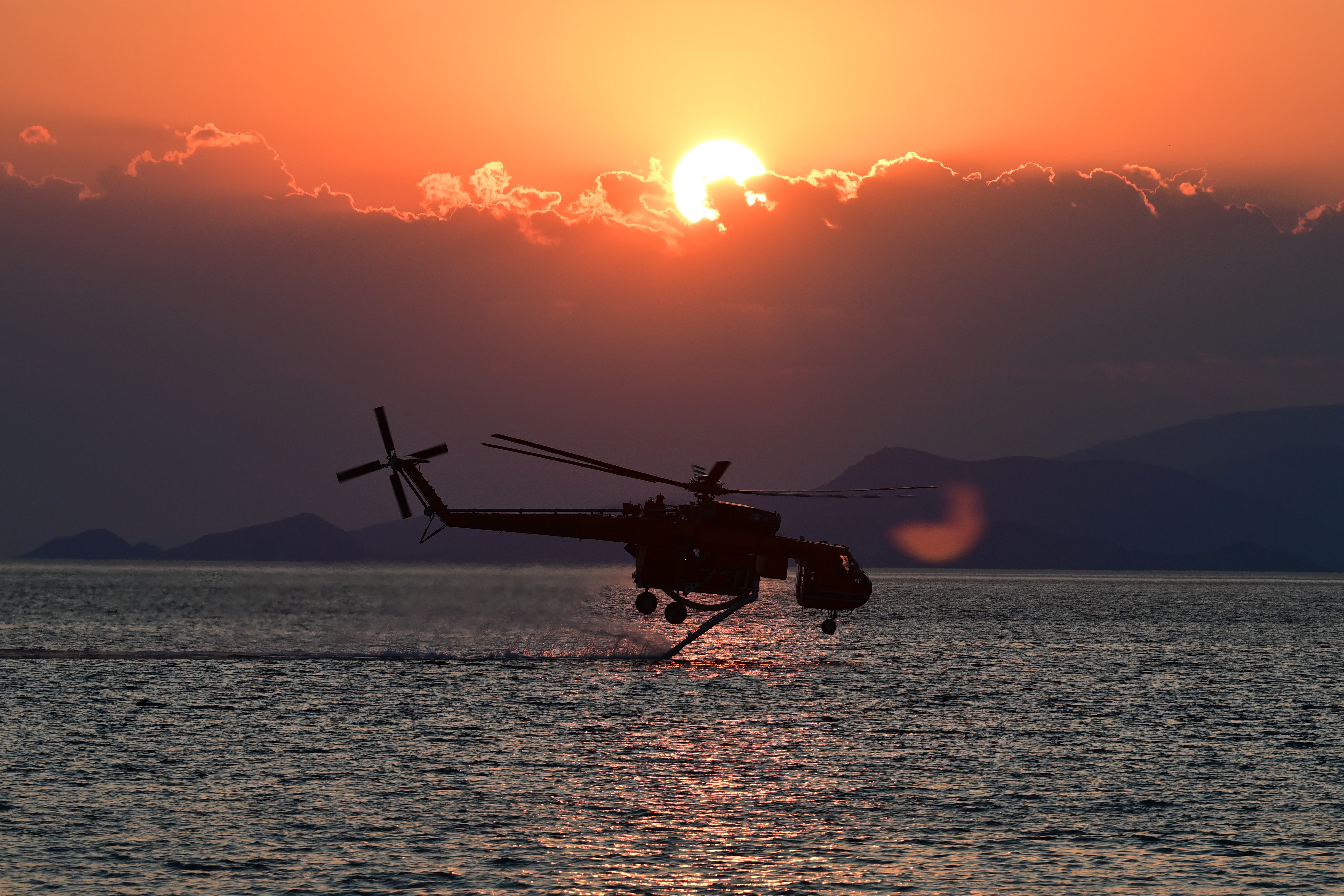 Ακραίος κίνδυνος φωτιάς την Πέμπτη - Οι περιοχές σε κόκκινο συναγερμό