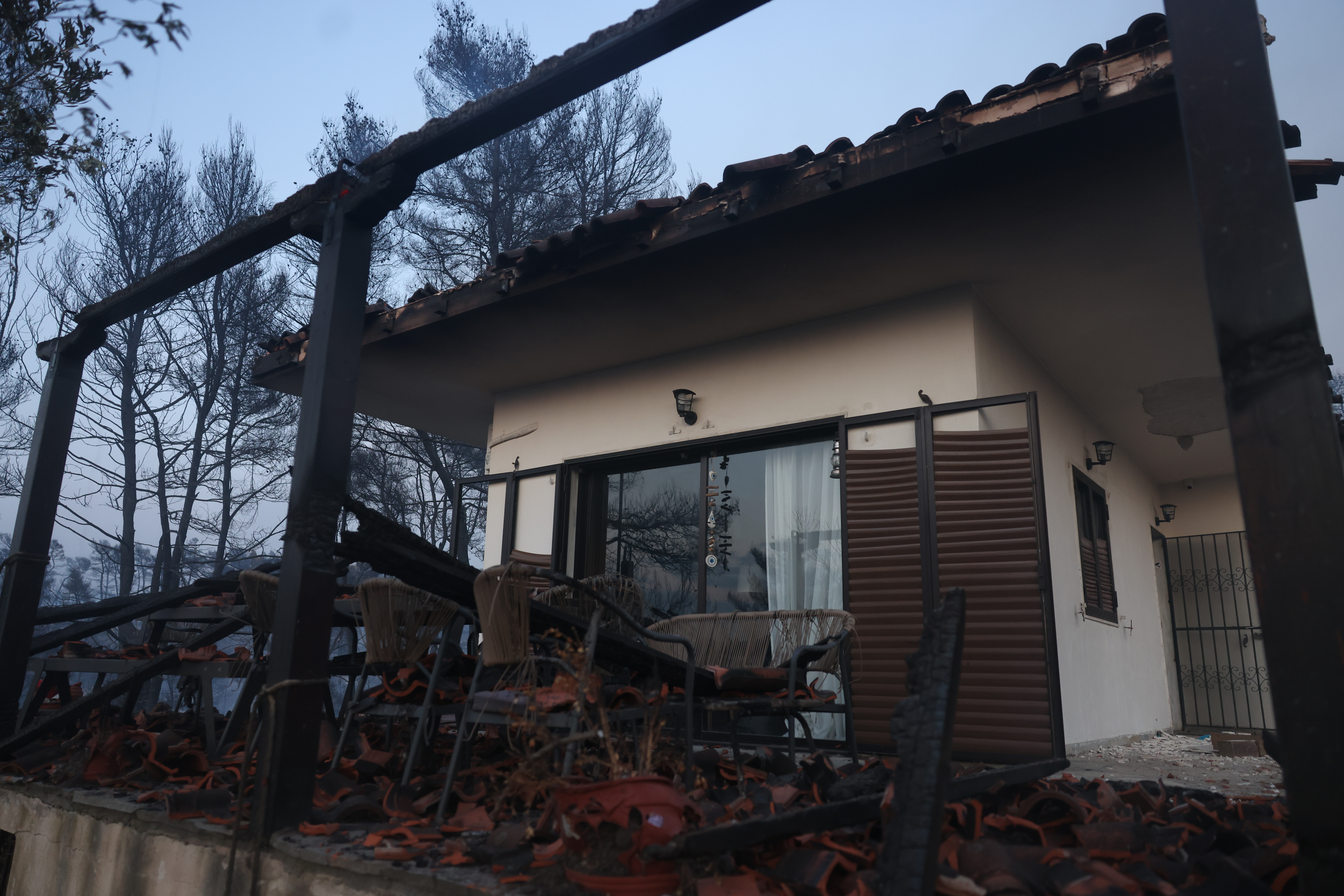 Μεγάλες καταστροφές από τη φωτιά στη Σίβηρη, σε επιφυλακή η Πυροσβεστική - Red Code σε 3 Περιφέρειες