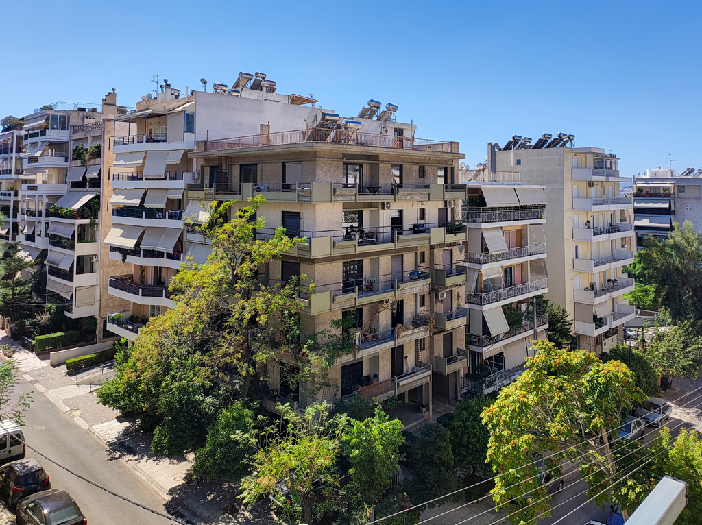 Ακίνητα: Ολα όσα πρέπει να κάνετε για να το παλιό σας σπίτι – Εκπνέει η προθεσμία του «Ανακαινίζω»