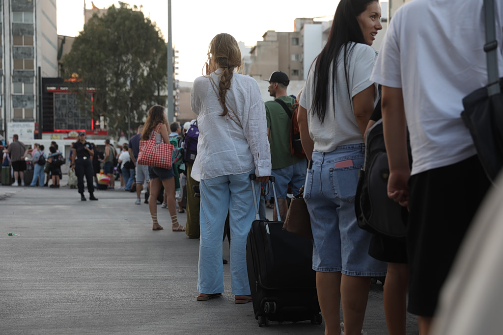 Απαγορευτικό απόπλου από Λαύριο και Ραφήνα – Τι ισχύει με τον Πειραιά | Επικαιρότητα στο PlusTV.gr