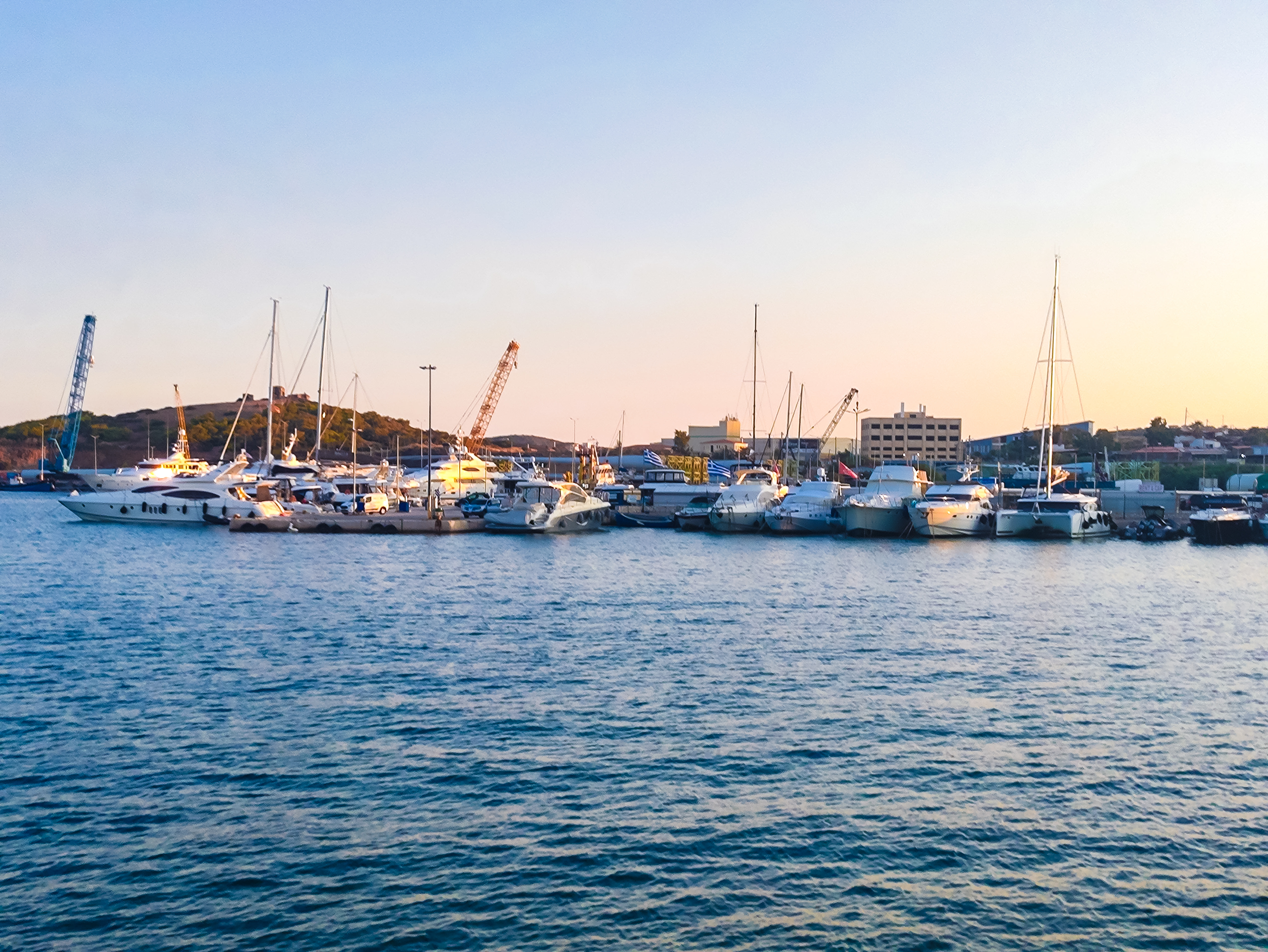 Κανονικά τα ακτοπλοϊκά δρομολόγια - Ενισχύονται από το Λαύριο