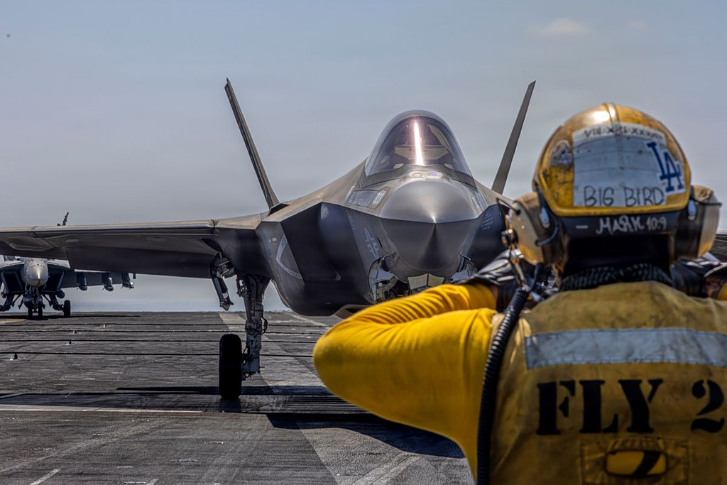 Η «Οδύσσεια» του USS Abraham Lincoln: Εννέα μήνες στη Μέση Ανατολή | Επικαιρότητα στο PlusTV.gr