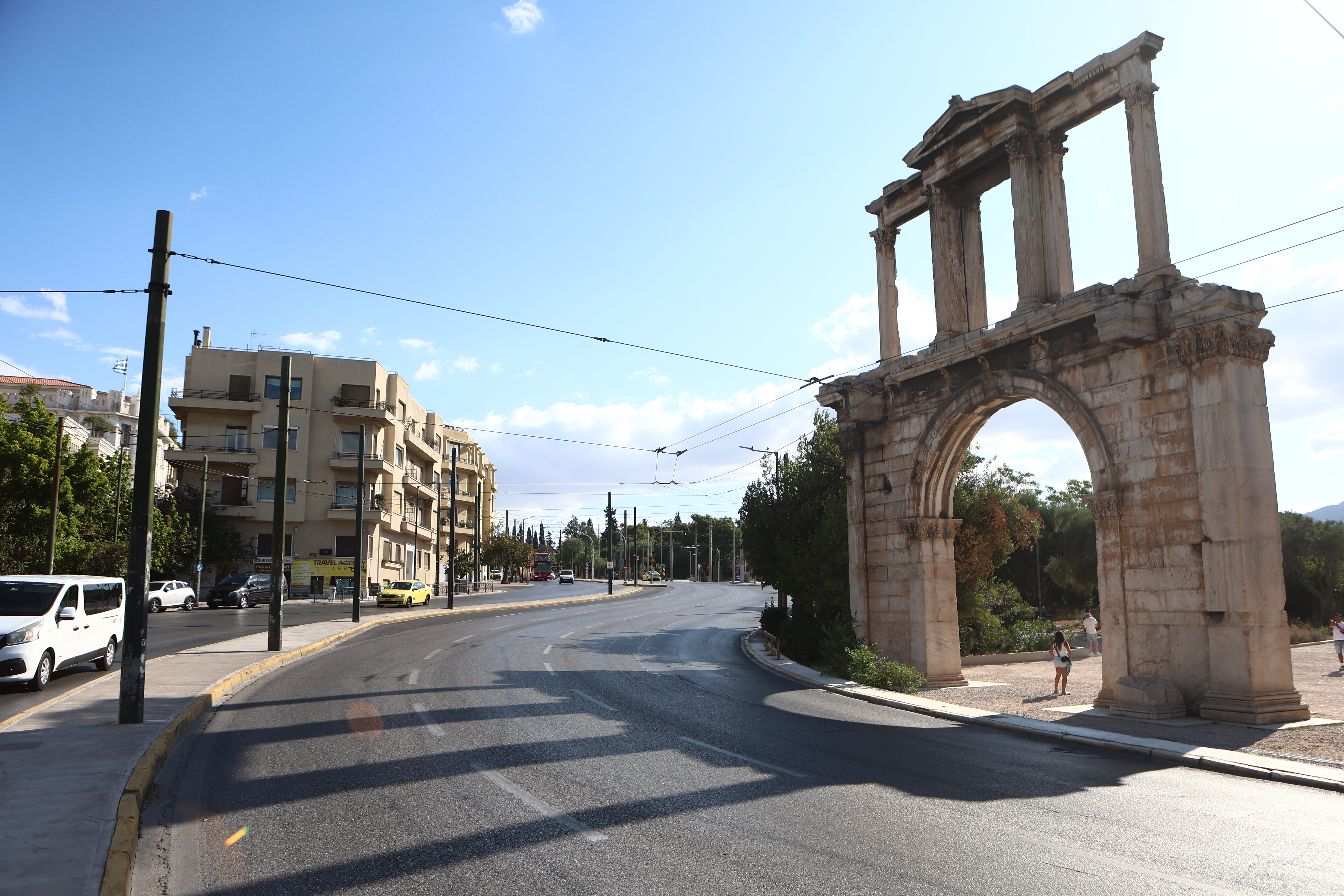 Δεκαπενταύγουστος: Πόλη «φάντασμα» η Αθήνα - Ερημοι δρόμοι και πλατείες - Δείτε βίντεο