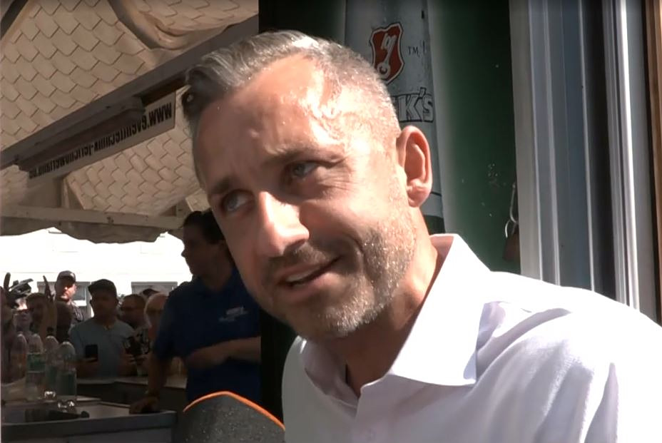 Γερμανία: Ούλριχ Ζίγκμουντ, o πιο επικίνδυνος άνθρωπος – Επελαύνει η AfD, o Μερτς αγωνιά | Επικαιρότητα στο PlusTV.gr