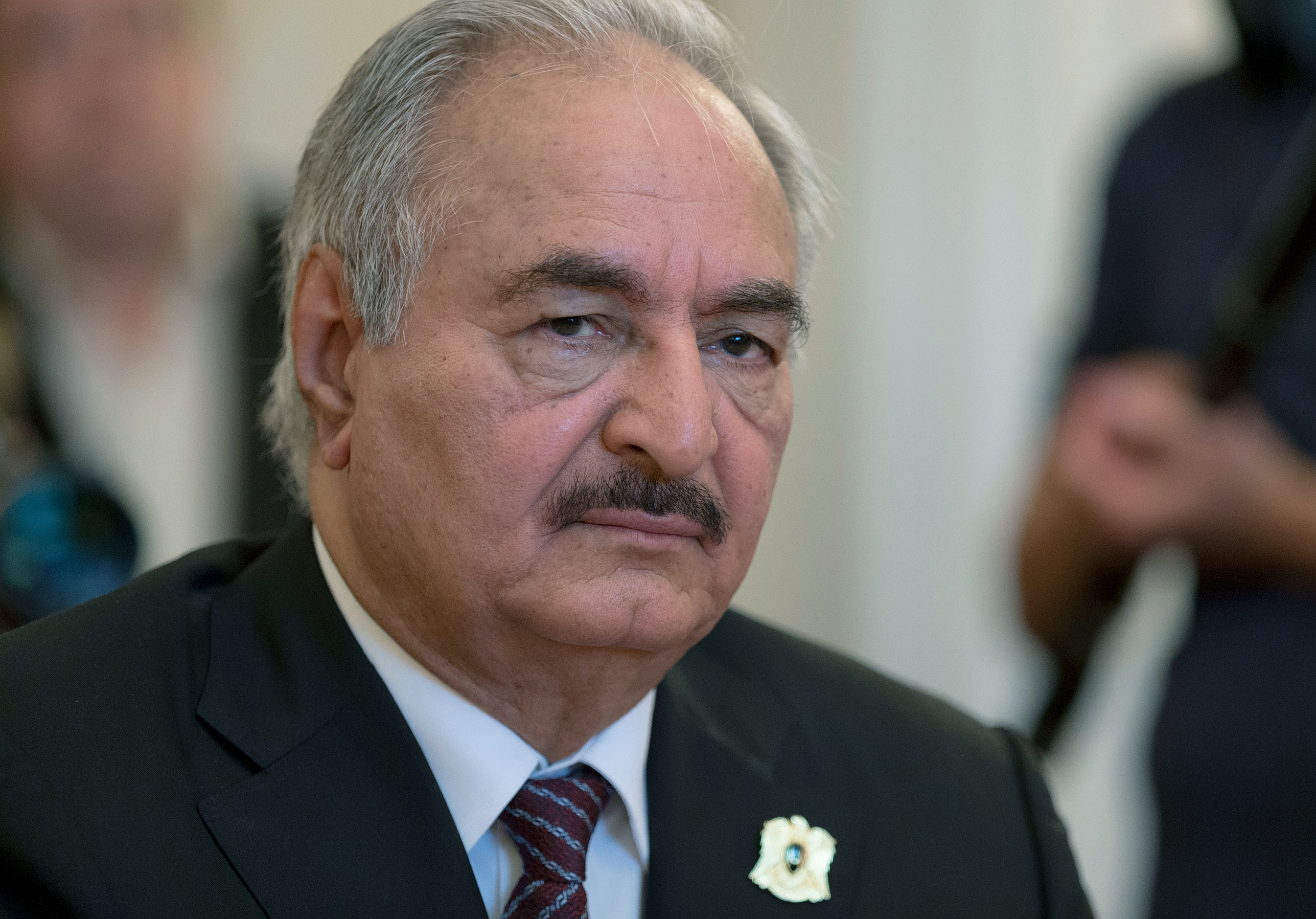 «Εμφύλιος» στην οικογένεια του Χαφτάρ