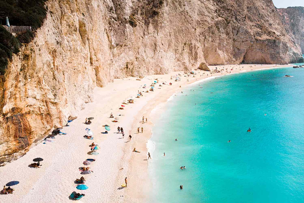 Από το Grexit στα hidden gems: Η νέα Ελλάδα του διεθνούς Τύπου | Επικαιρότητα στο PlusTV.gr
