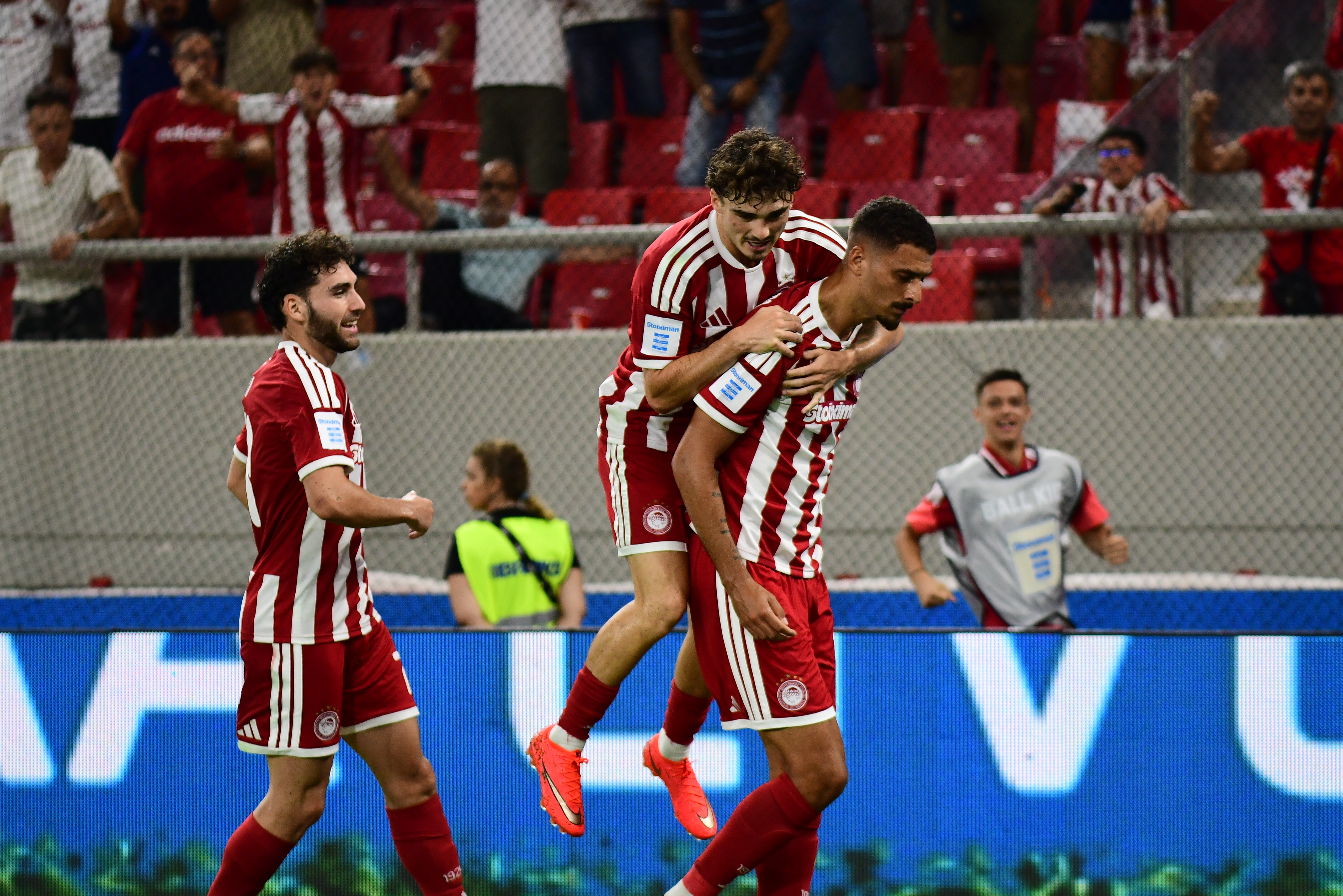 Ολυμπιακός – Ατρόμητος 1-0: «Ξεκλείδωσε» τη νίκη στην πρεμιέρα της Super League ο Κάρμο
