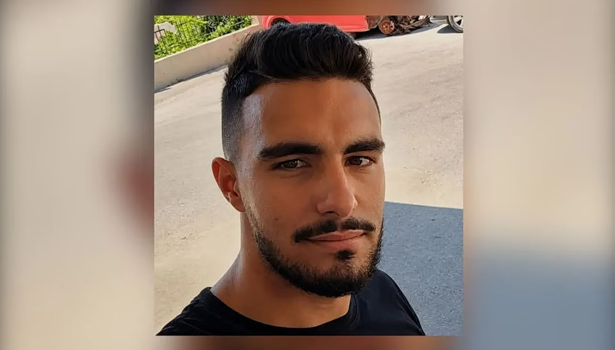 Με χορό η κηδεία του 21χρονου Άγγελου - Συγκινεί το βίντεο με το αντίο των φίλων του