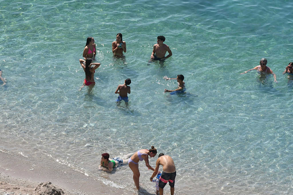 Καιρός: Νέο κύμα καύσωνα έως τον Σεπτέμβριο – Η πρόγνωση για Αθήνα και περιοχές | Επικαιρότητα στο PlusTV.gr