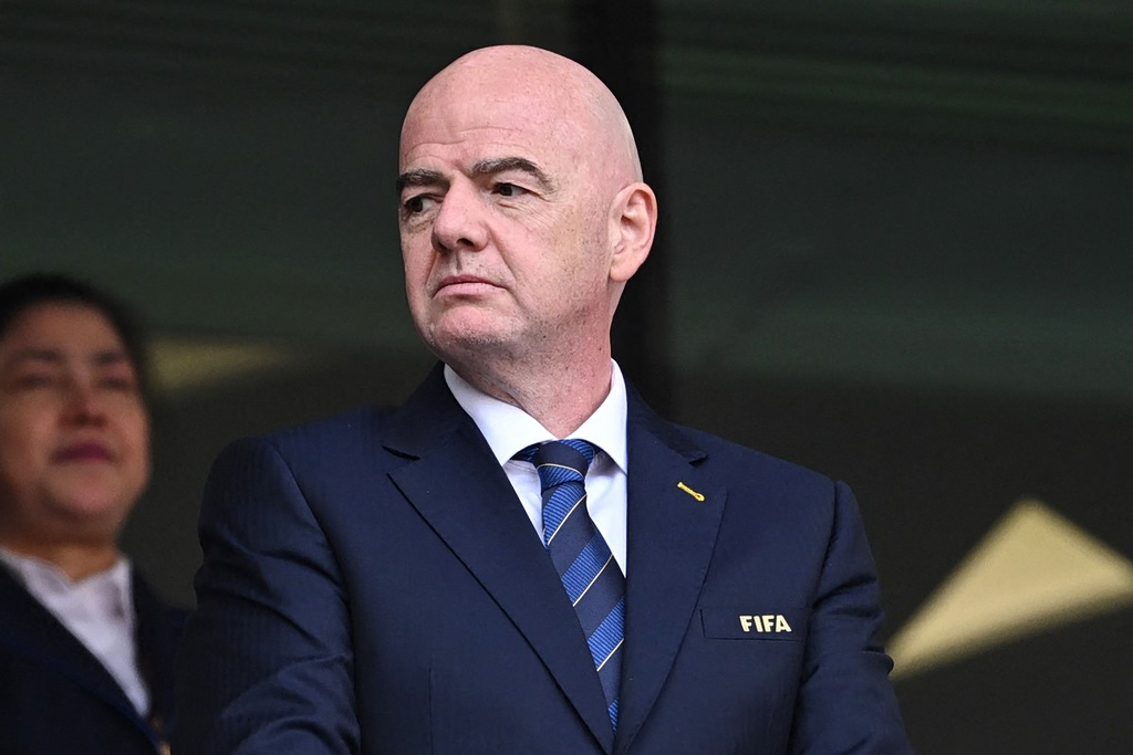 Η UEFA δρομολογεί ποινικές διαδικασίες κατά του Ινφαντίνο | Επικαιρότητα στο PlusTV.gr