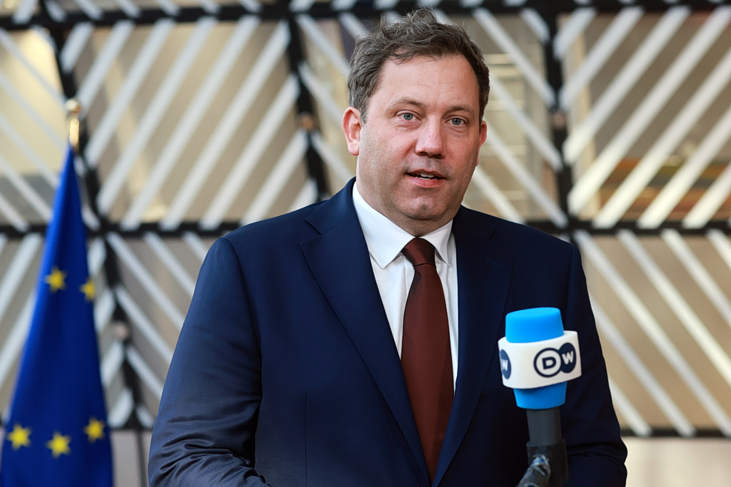 Γερμανία: Ο υπουργός Οικονομικών καλεί τον Τραμπ να σταματήσει τον πόλεμο με το Ιράν | Επικαιρότητα στο PlusTV.gr