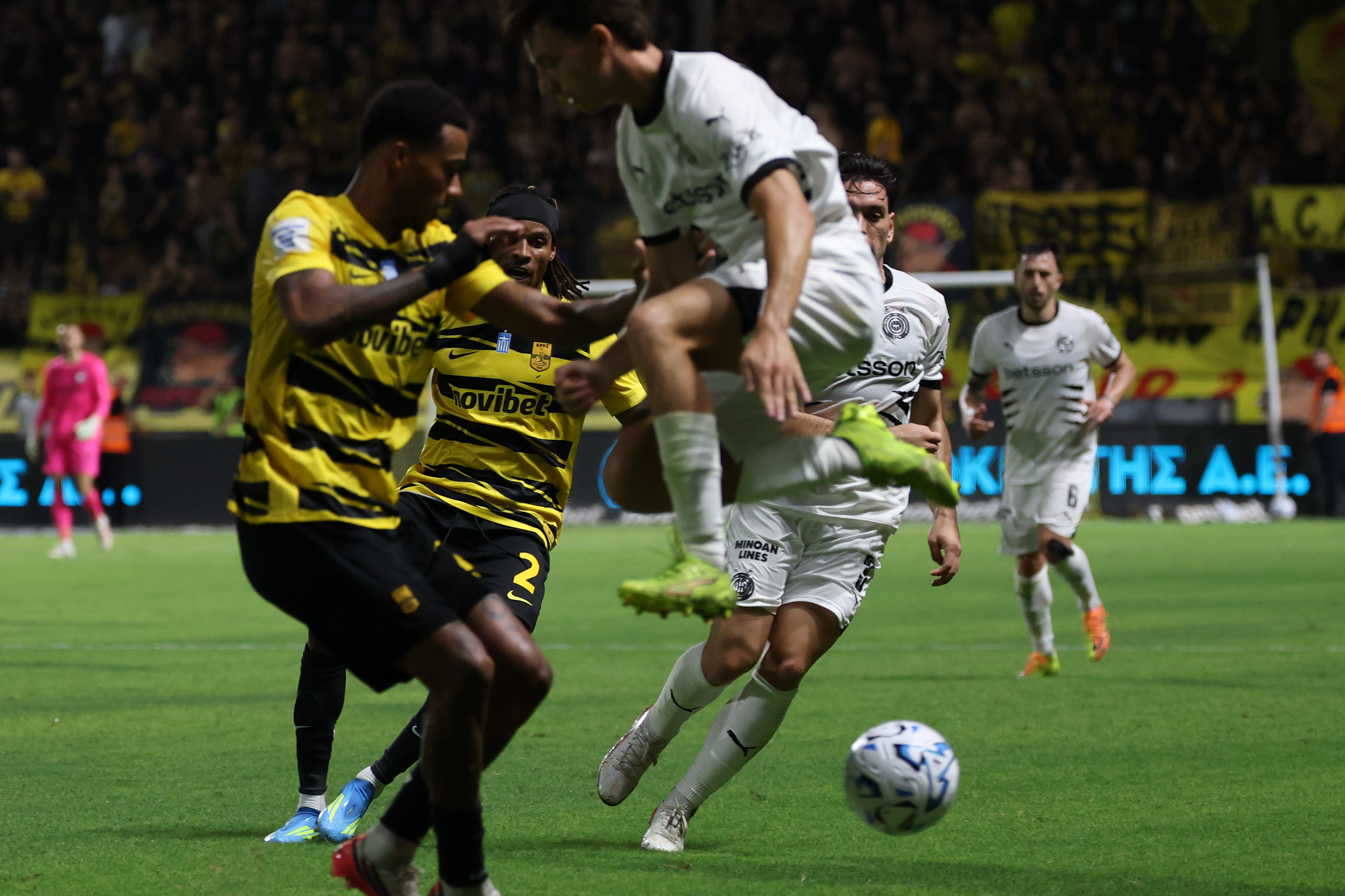 Άρης - ΟΦΗ 2-1: Το σόου του Μάνου Γκαρθία, το απίθανο γκολ του Κουαμέ και το χαμένο πέναλτι