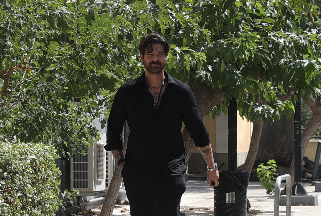 Άρης Μουγκοπέτρος: «Έκανα λάθος» – Οι αιχμές για γνωστό μοντέλο | Επικαιρότητα στο PlusTV.gr