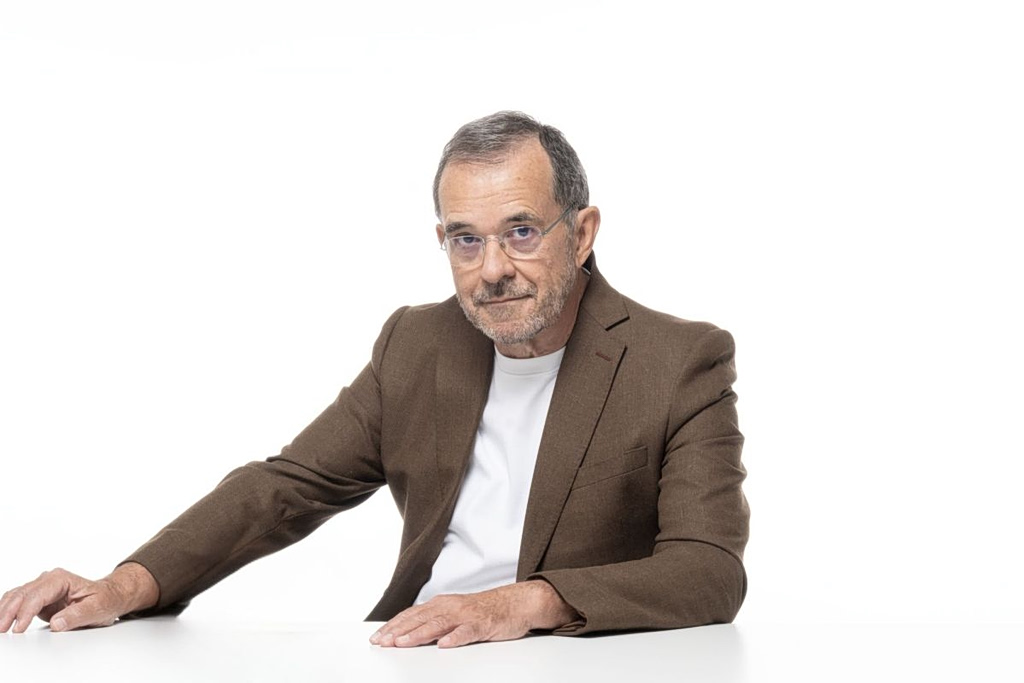 Στο MEGA ο Παύλος Τσίμας – Ο διευρυμένος ρόλος του | Επικαιρότητα στο PlusTV.gr