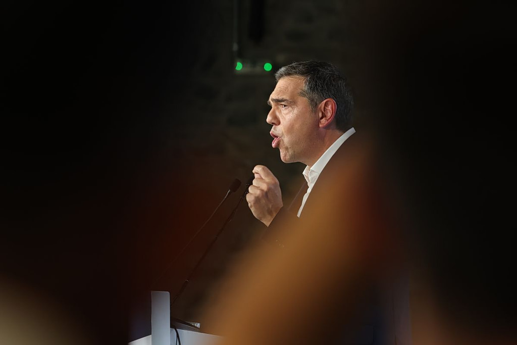ΠαΣοΚ: Ο κ. Τσίπρας επέστρεψε με νέες αυταπάτες | Επικαιρότητα στο PlusTV.gr