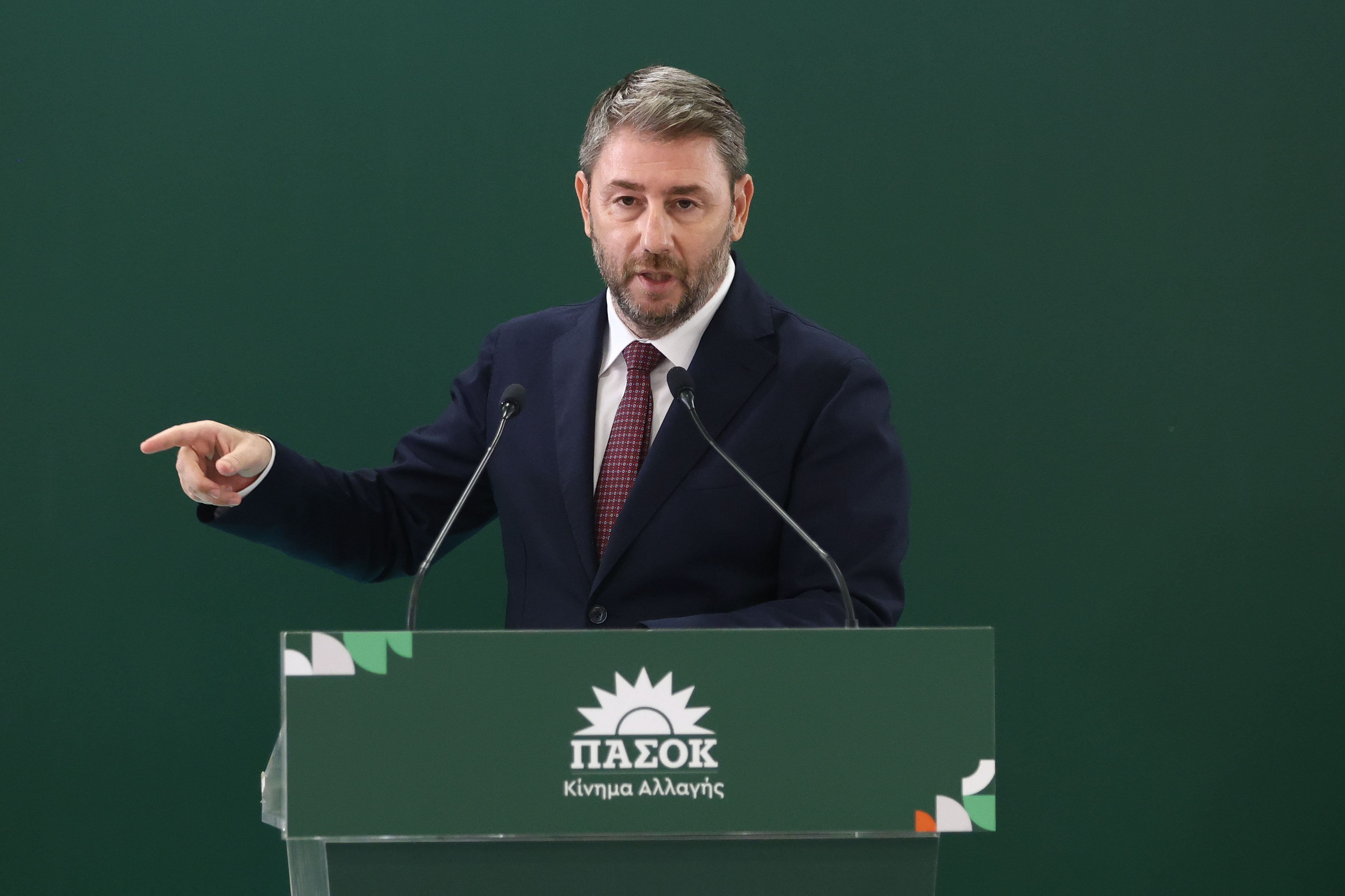 ΠαΣοΚ: Η τακτική «γειτονιά-γειτονιά» και η αξιοποίηση του «πάγκου» στελεχών