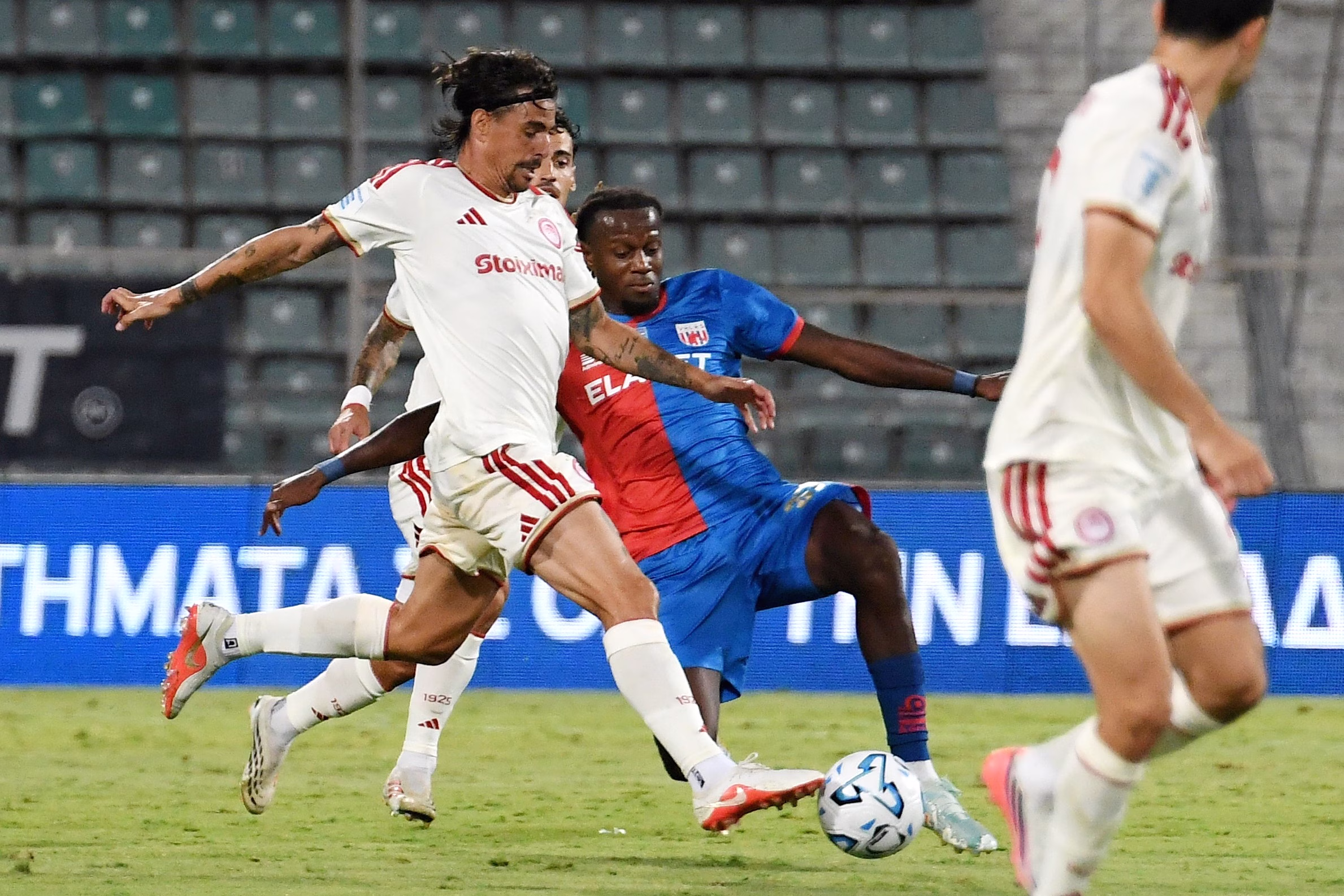 Βόλος – Ολυμπιακός 1-1: Γκέλα για τους «ερυθρόλευκους» - Eχασε Ελ Κααμπί και βαθμούς