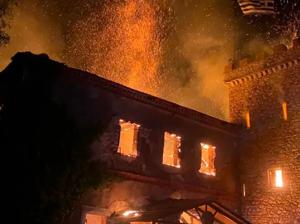 Φωτιά στο ιστορικό οινοποιείο Achaia Clauss - Σώθηκε το γειτονικό δάσος