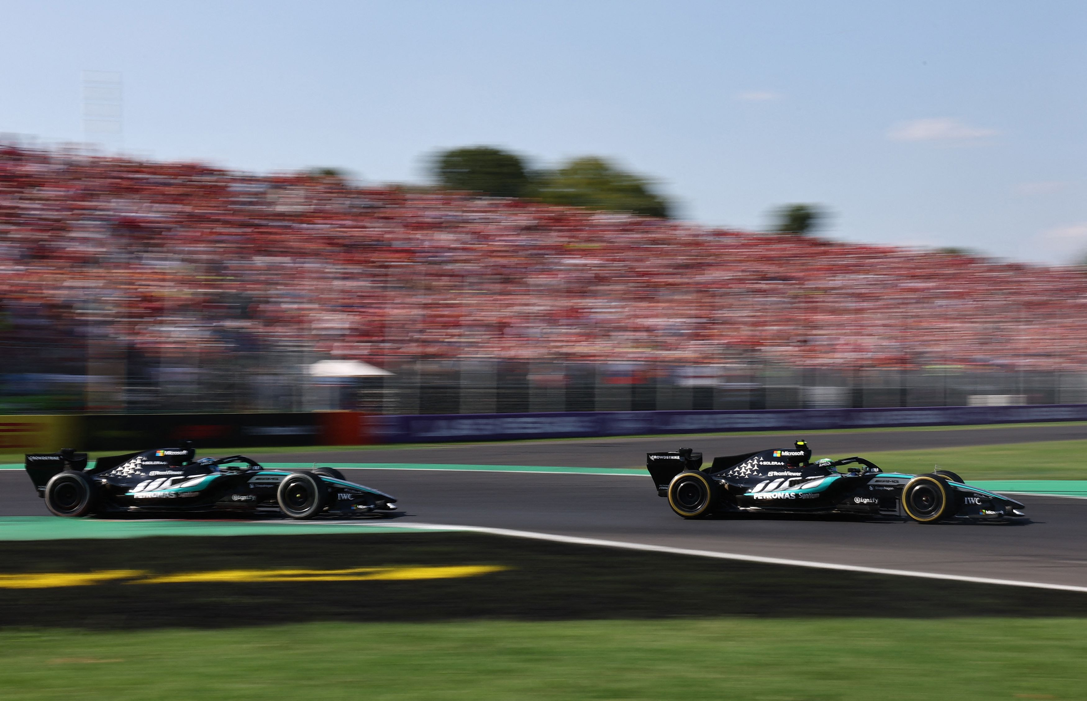 Formula 1: Ο Λεκλέρ καρφώθηκε στις μπαριέρες με μεγάλη ταχύτητα – Κόκκινη σημαία στον αγώνα