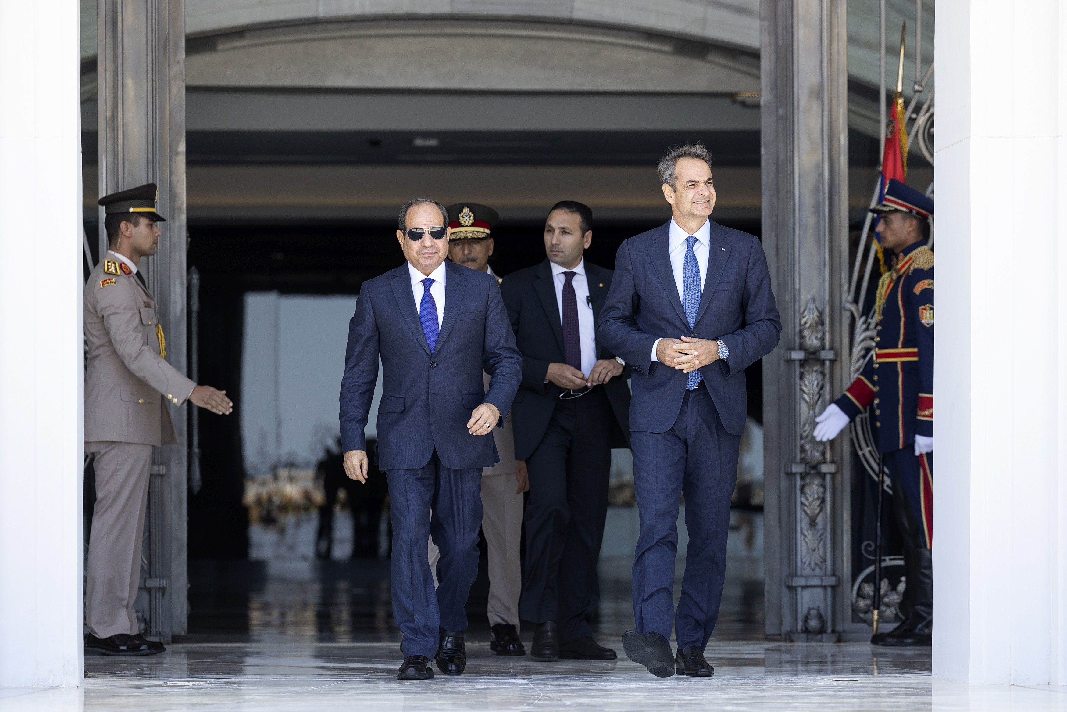 Στην ελληνική «μάχη» στο Ελ Αλαμέιν ο Μητσοτάκης, βλέπει Σίσι - Ο κοινός βηματισμός Ελλάδας - Αιγύπτου, ο στόχος, το «αγκάθι» της Μονής Σινά