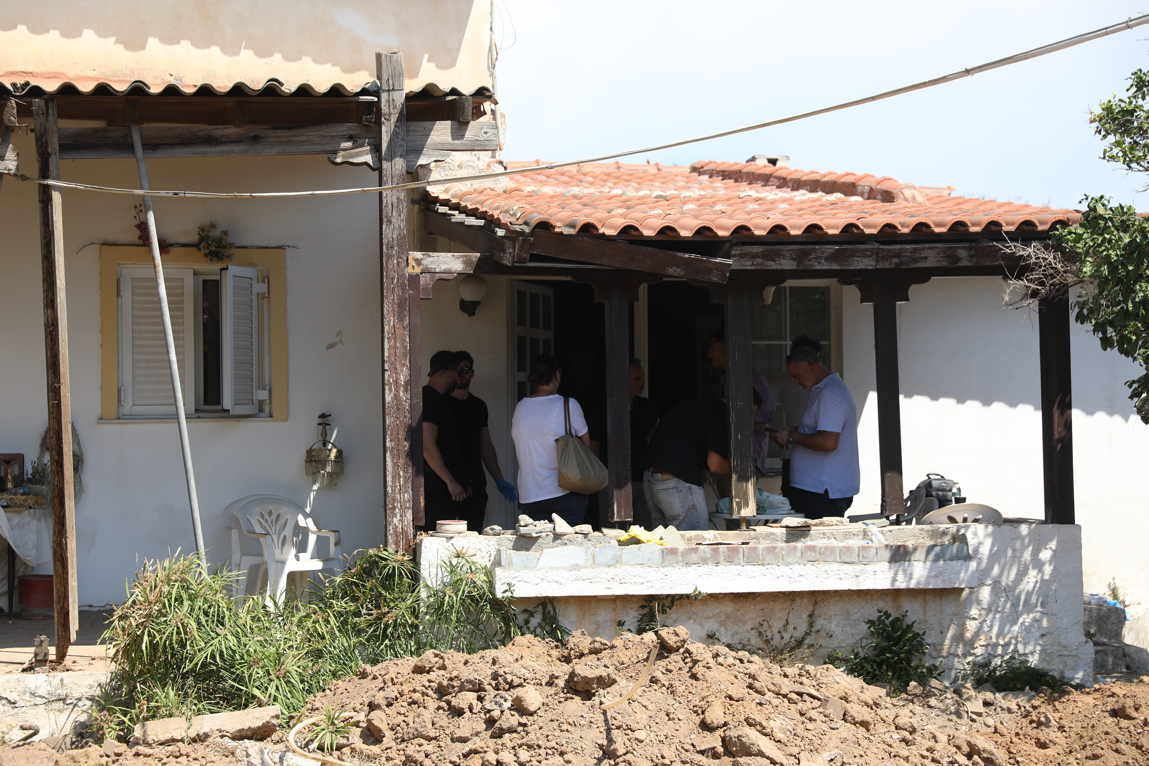 Πώς η εγγονή ξετύλιξε το κουβάρι ως την άθαφτη γιαγιά της - «Κλειδί» η ληξιαρχική πράξη