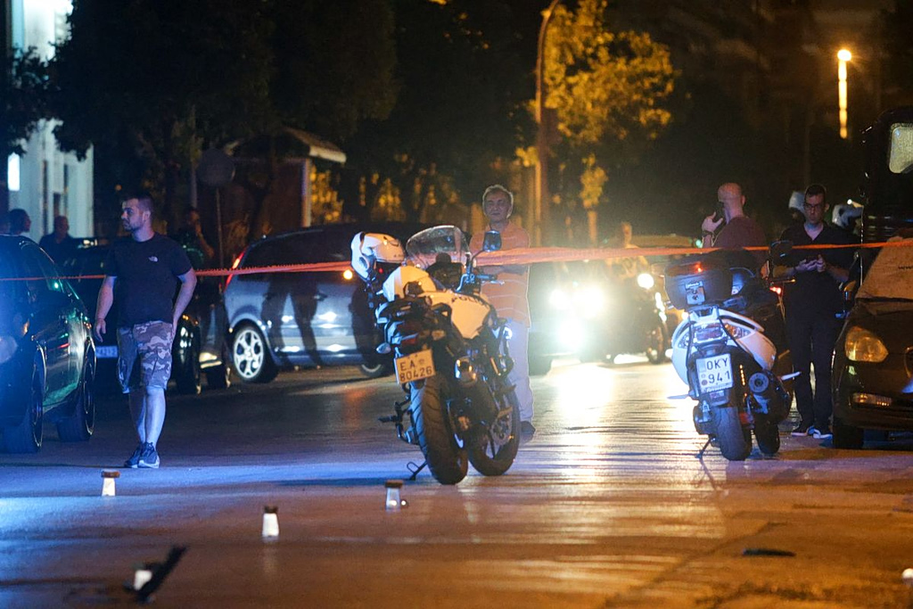 Πατήσια: Βίντεο ντοκουμέντο μετά την ένοπλη επίθεση – Πήγε πιθανόν να σώσει τη μηχανή του | Επικαιρότητα στο LivePress.gr