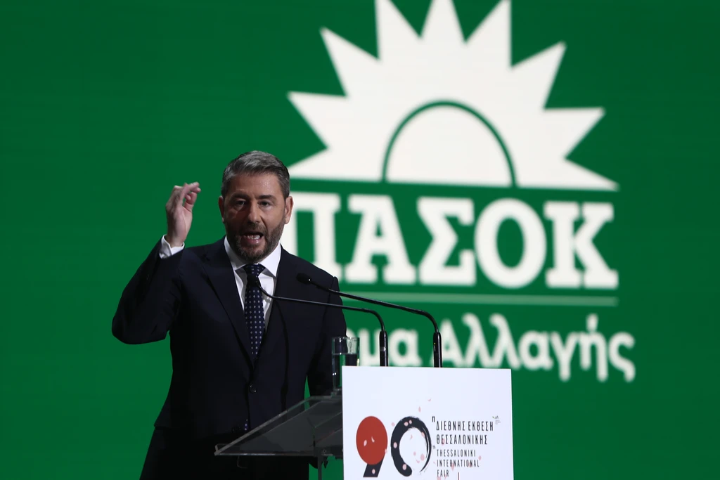 ΠαΣοΚ: Από τη βροχή στο Βελλίδειο μέχρι τα πηγαδάκια Ανδρουλάκη με φοιτητές | Επικαιρότητα στο LivePress.gr
