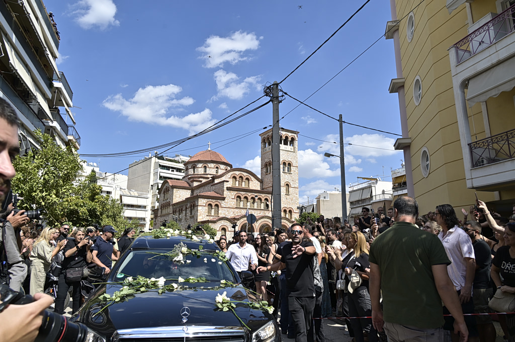 Γιώργος Μαζωνάκης: Μια φωνή που δεν σίγησε ο θάνατος | Επικαιρότητα στο PlusTV.gr