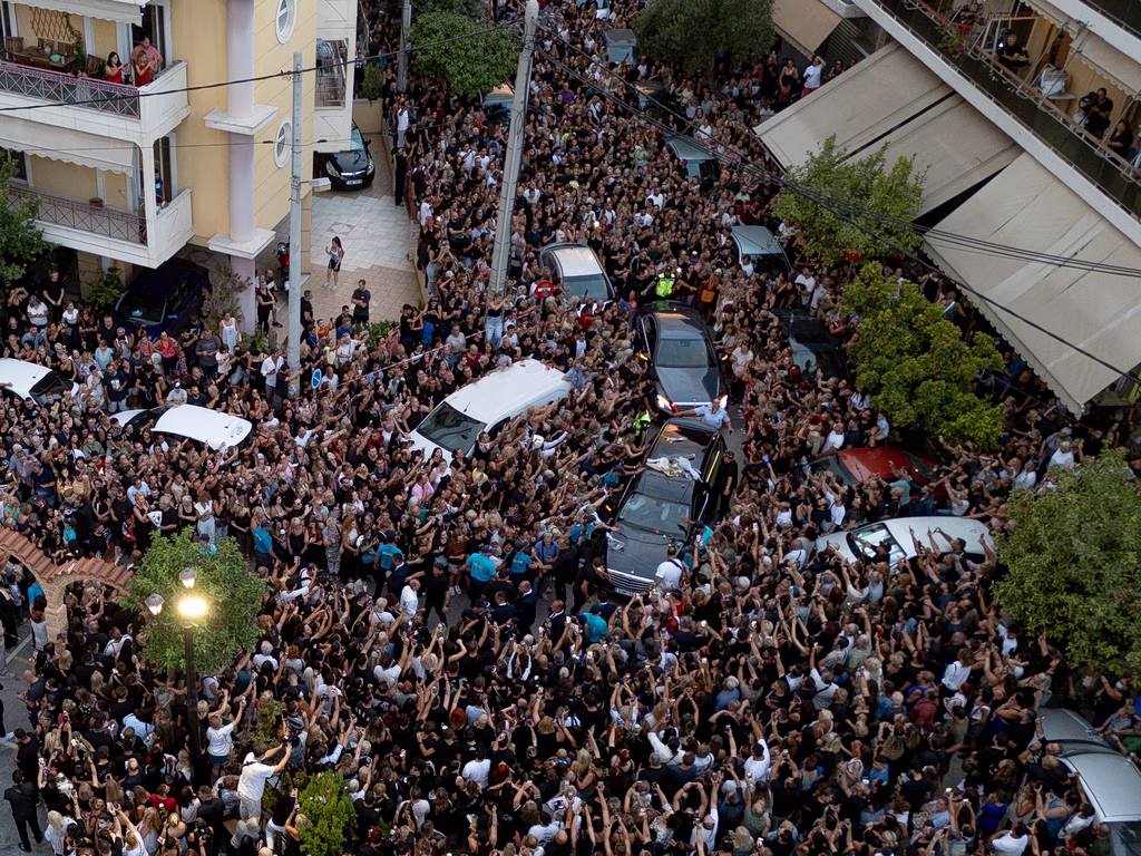 Κηδεία Μαζωνάκη: Το τελευταίο αντίο στον τραγουδιστή – Όλες οι εξελίξεις | Επικαιρότητα στο PlusTV.gr