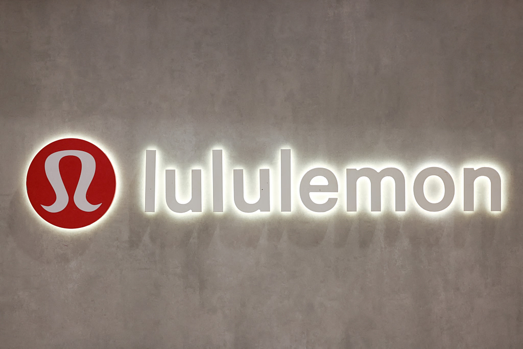 Lululemon: Γιατί ο δημιουργός της κινδυνεύει να χάσει σχεδόν τη μισή του περιουσία | Επικαιρότητα στο LivePress.gr