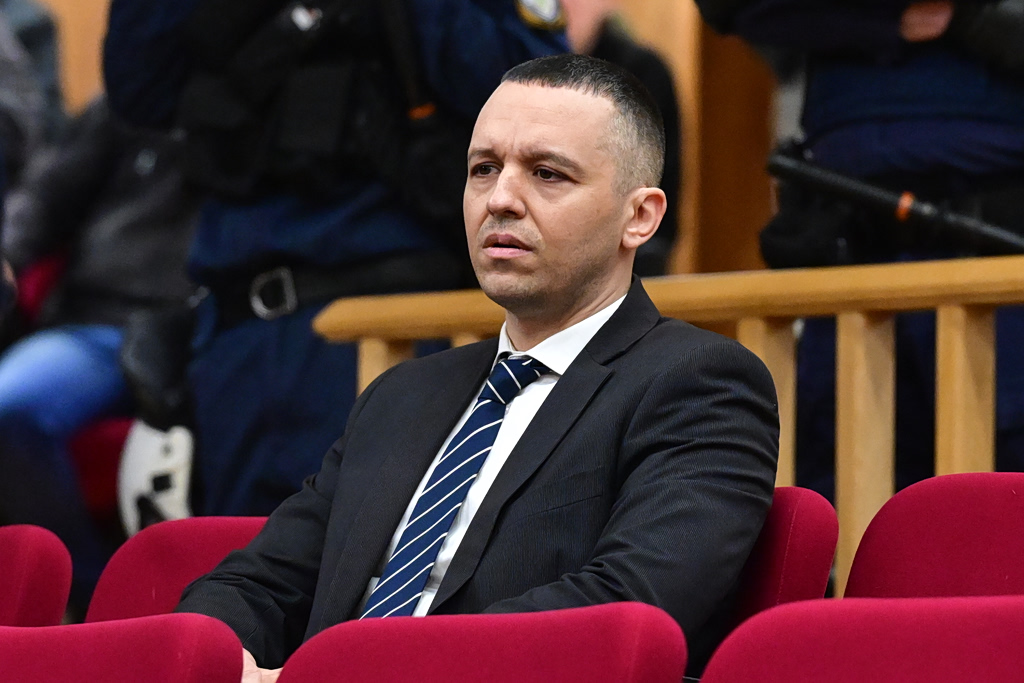 Πώς αντιδρά ο πολιτικός κόσμος στην αποφυλάκιση και στα σχέδια Κασιδιάρη | Επικαιρότητα στο PlusTV.gr