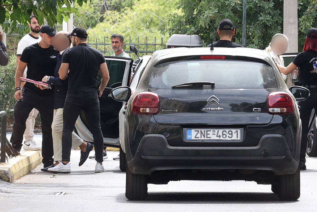 Γιώργος Μαζωνάκης: Προφυλακίστηκαν οι δύο γιατροί για τον θάνατό του | Επικαιρότητα στο PlusTV.gr