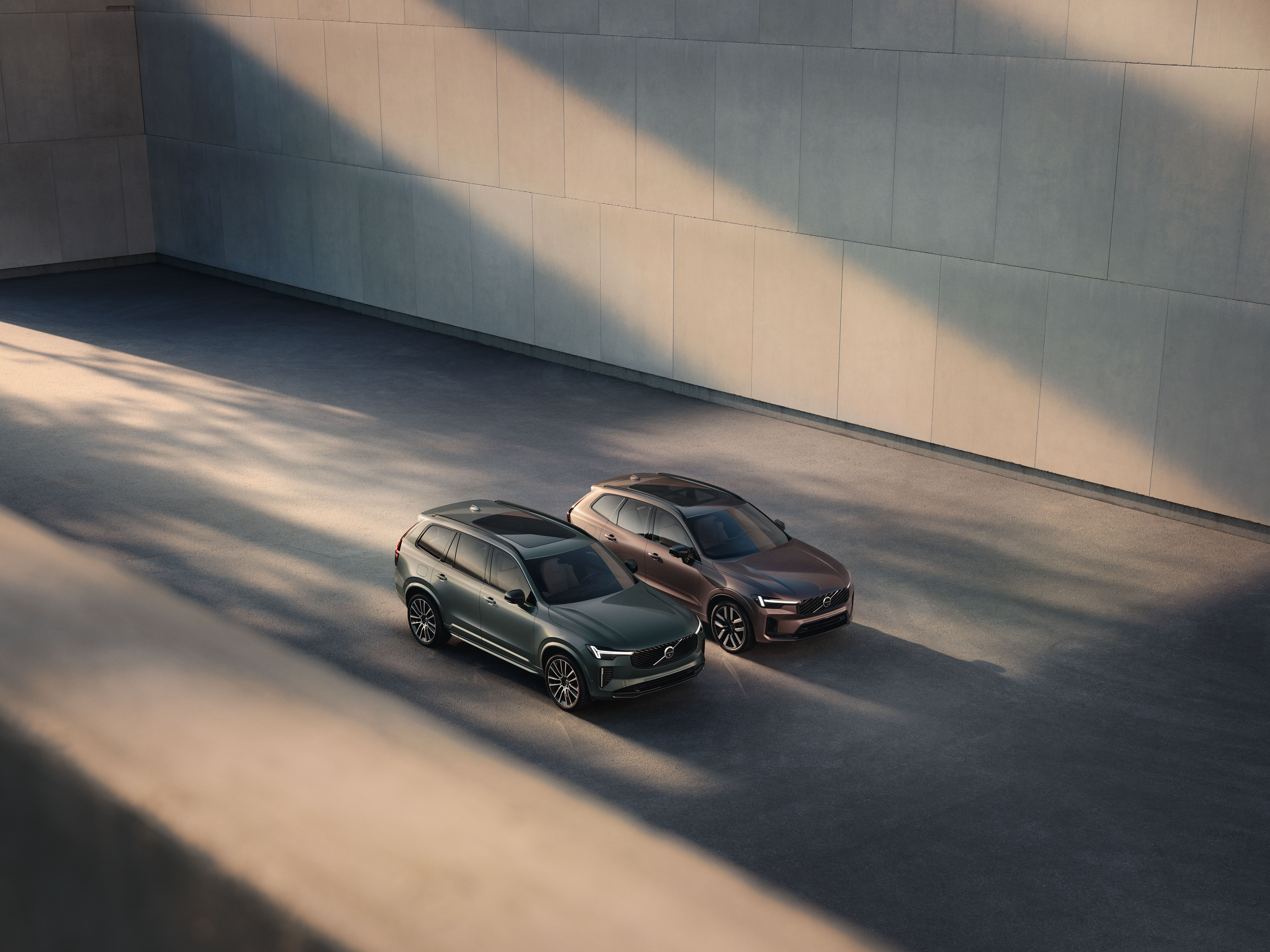 Νέα αυτονομία για τα Volvo ΧC60 και XC90 PHEV