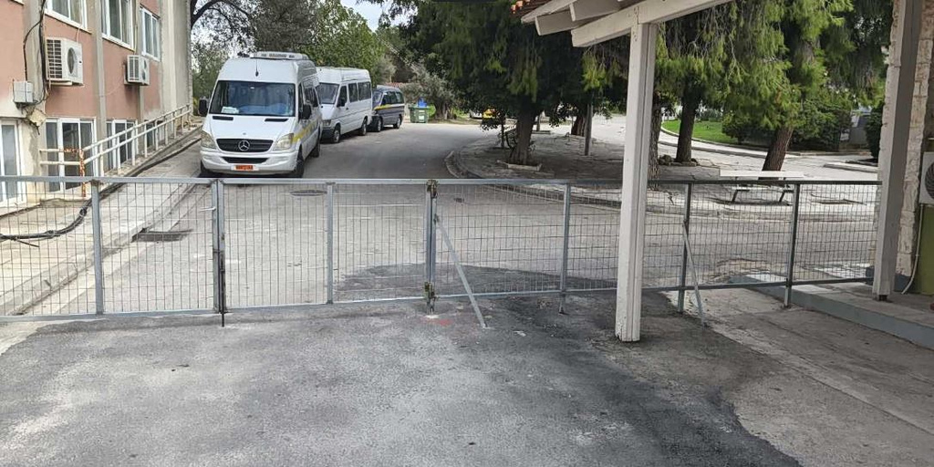 «Μαμά, με φέρνεις σε ίδρυμα;» – Όταν το μάθημα σε ειδικό σχολείο γίνεται σε αποθήκη | Επικαιρότητα στο LivePress.gr
