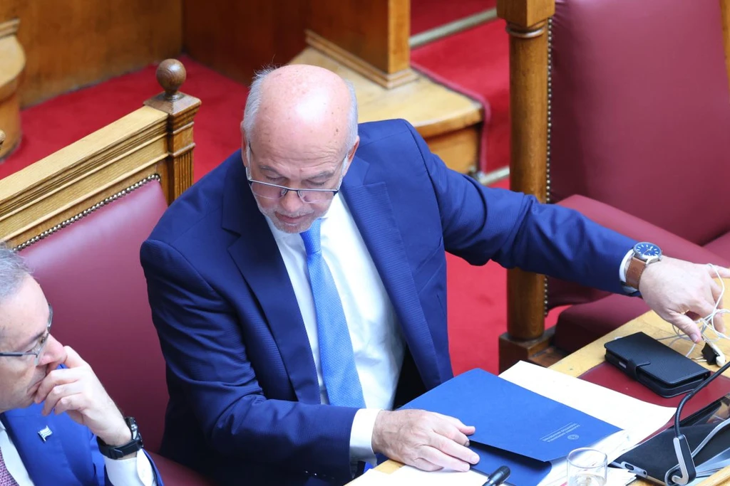 «Δες που κατάντησες το κόμμα σου», «δες που κατάντησες τον εαυτό σου» – Καυγάς Φλωρίδη-Δουδωνή