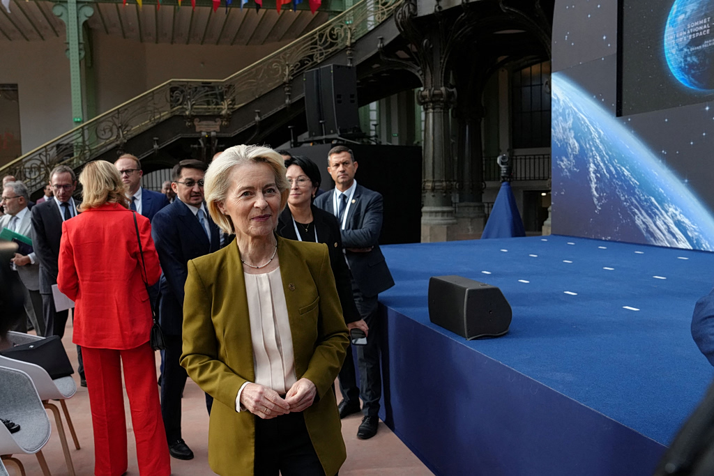 SOTEU 2026: Η φον ντερ Λάιεν παρουσιάζει το σχέδιο της ΕΕ για άμυνα και μετανάστευση | Επικαιρότητα στο PlusTV.gr