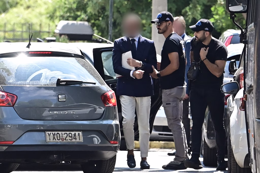 Μαζωνάκης: Ξεκίνησε απεργία πείνας ο γιατρός – Το παραπεμπτικό «άλλοθι» στην απολογία του | Επικαιρότητα στο LivePress.gr